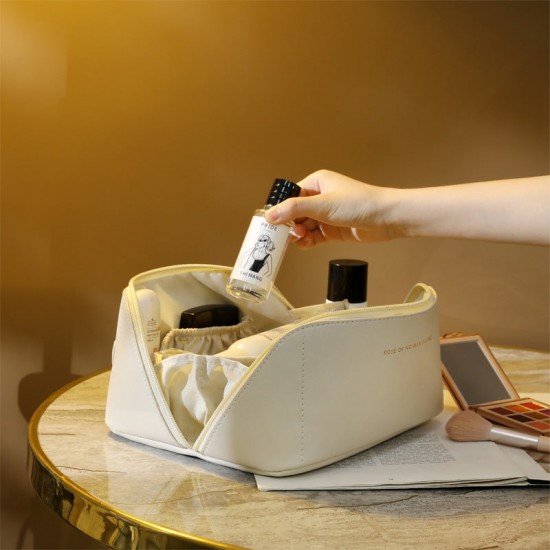 Heute 33% RabattReiseschminktasche mit groem Fassungsvermgen